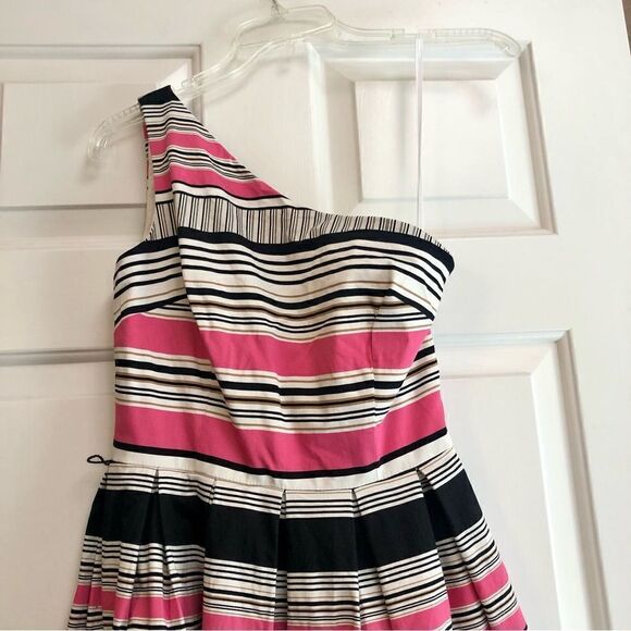 London Times One Strap Off The Shoulder Pink, Black, and White Dress Size 4 - Picture 2 of 11